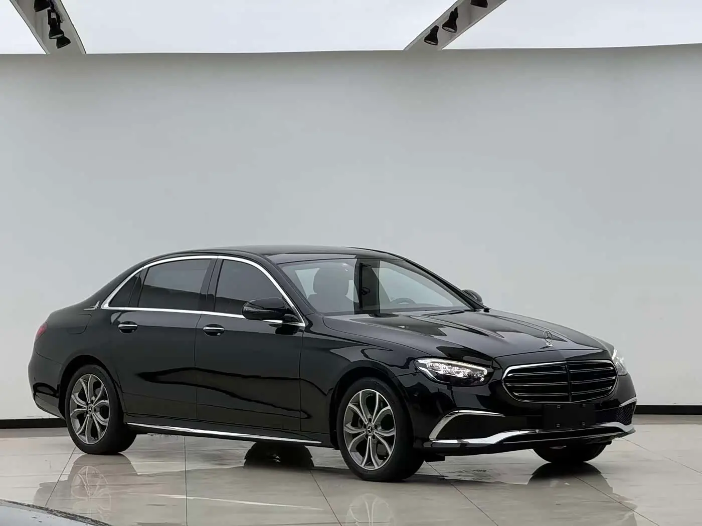Mercedes-Benz E-Class 2022 — Фото 3/10