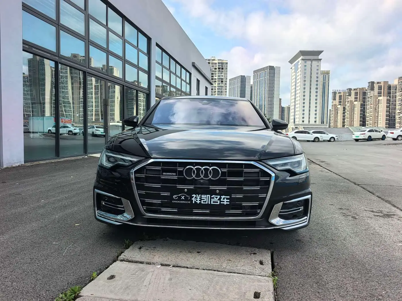 Audi A6L 2025 — Фото 2/15