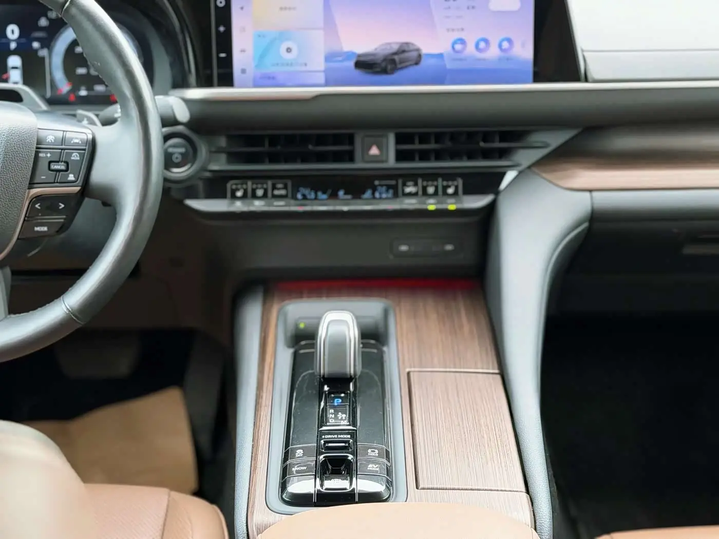 Toyota Crown 2024 — ფოტო 12/18