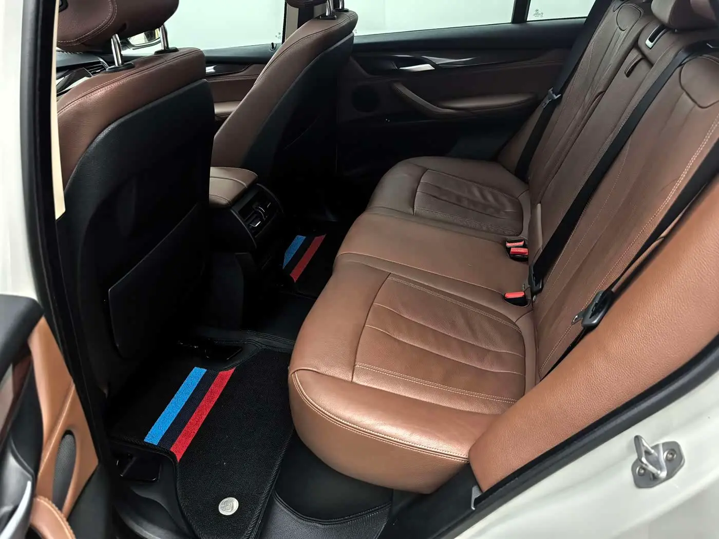 BMW X5 2020 — ფოტო 18/20