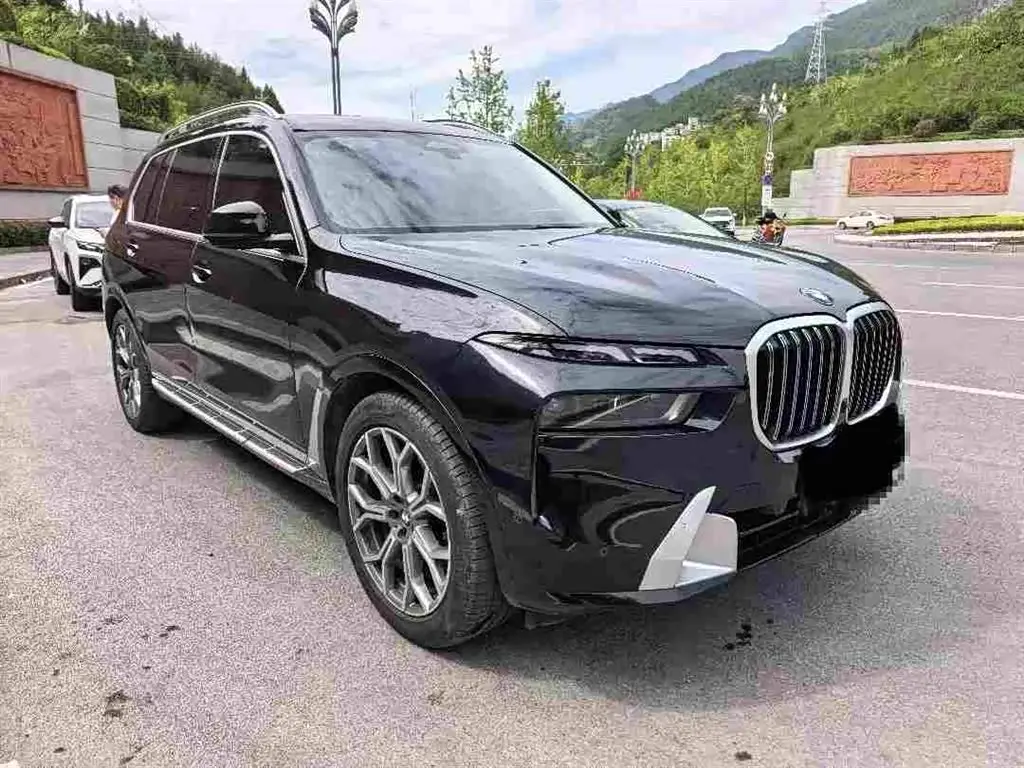 BMW X7 2023 — Photo 1/4
