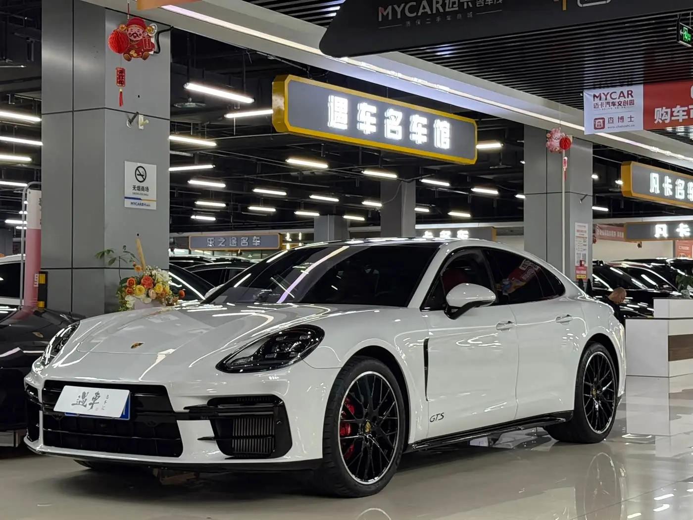 Porsche Panamera 2023 — Photo 1/17