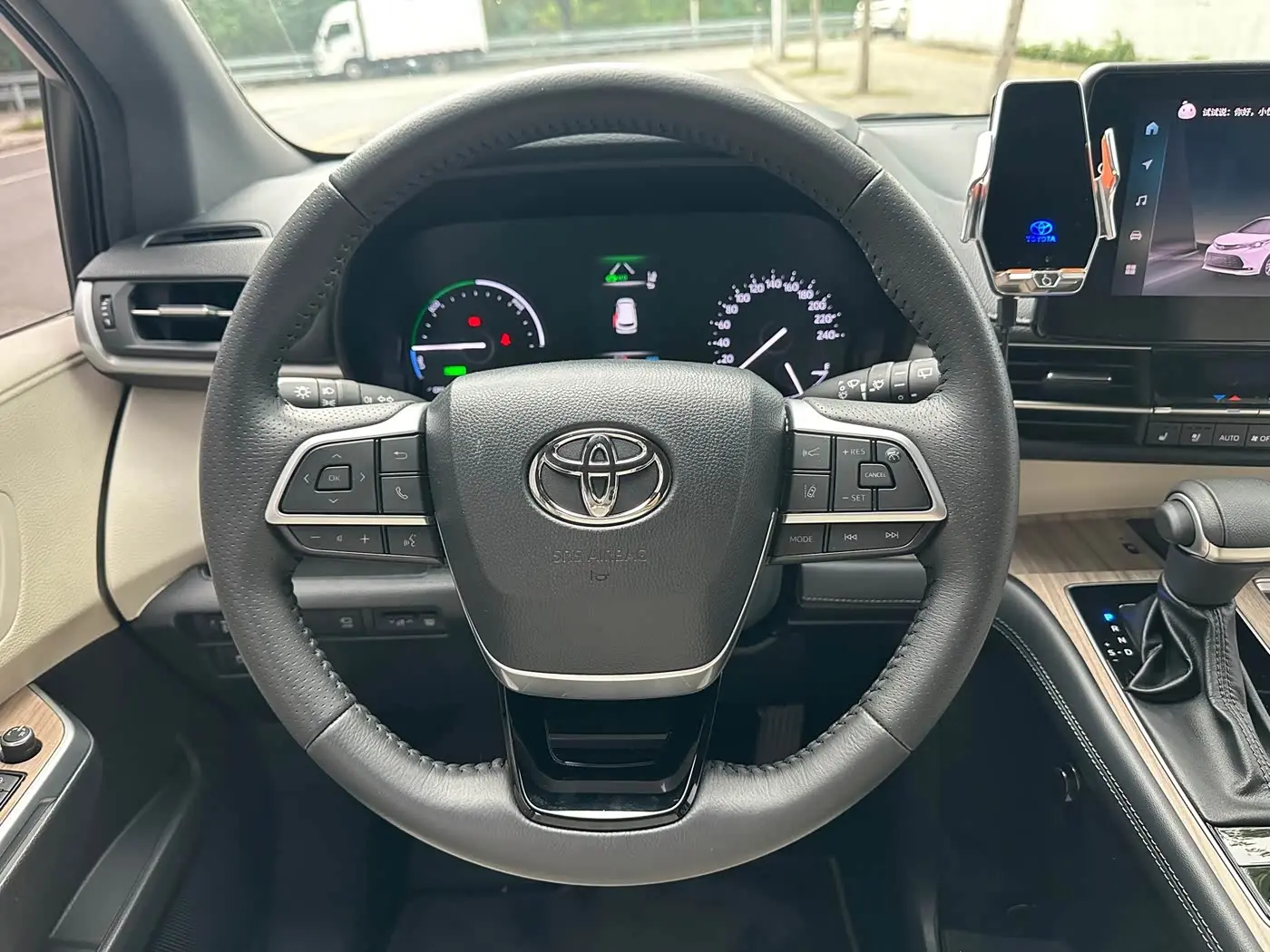 Toyota Sienna 2026 — Photo 16/20