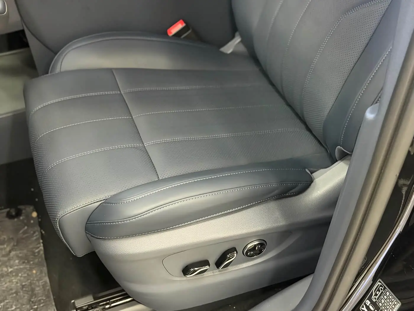 Voyah Auto Voyah Dreamer 2025 — Photo 13/20