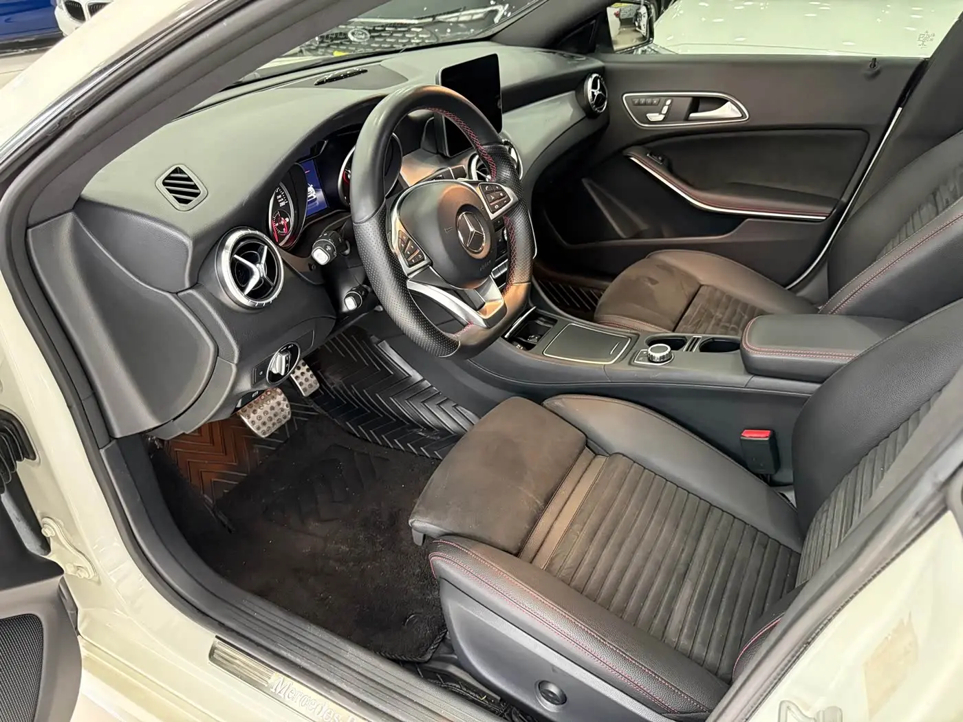 Mercedes-Benz CLA 2017 — Фото 7/15