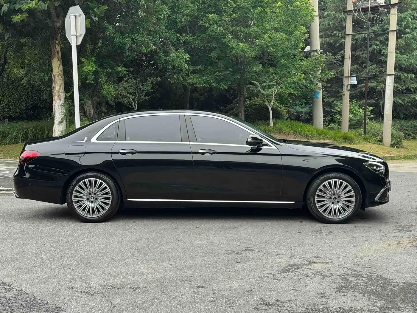 Mercedes-Benz E-Class 2022 — Фото 8/11