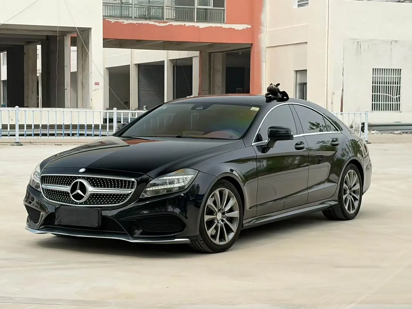 Mercedes-Benz CLS 2015 — Photo 1/9