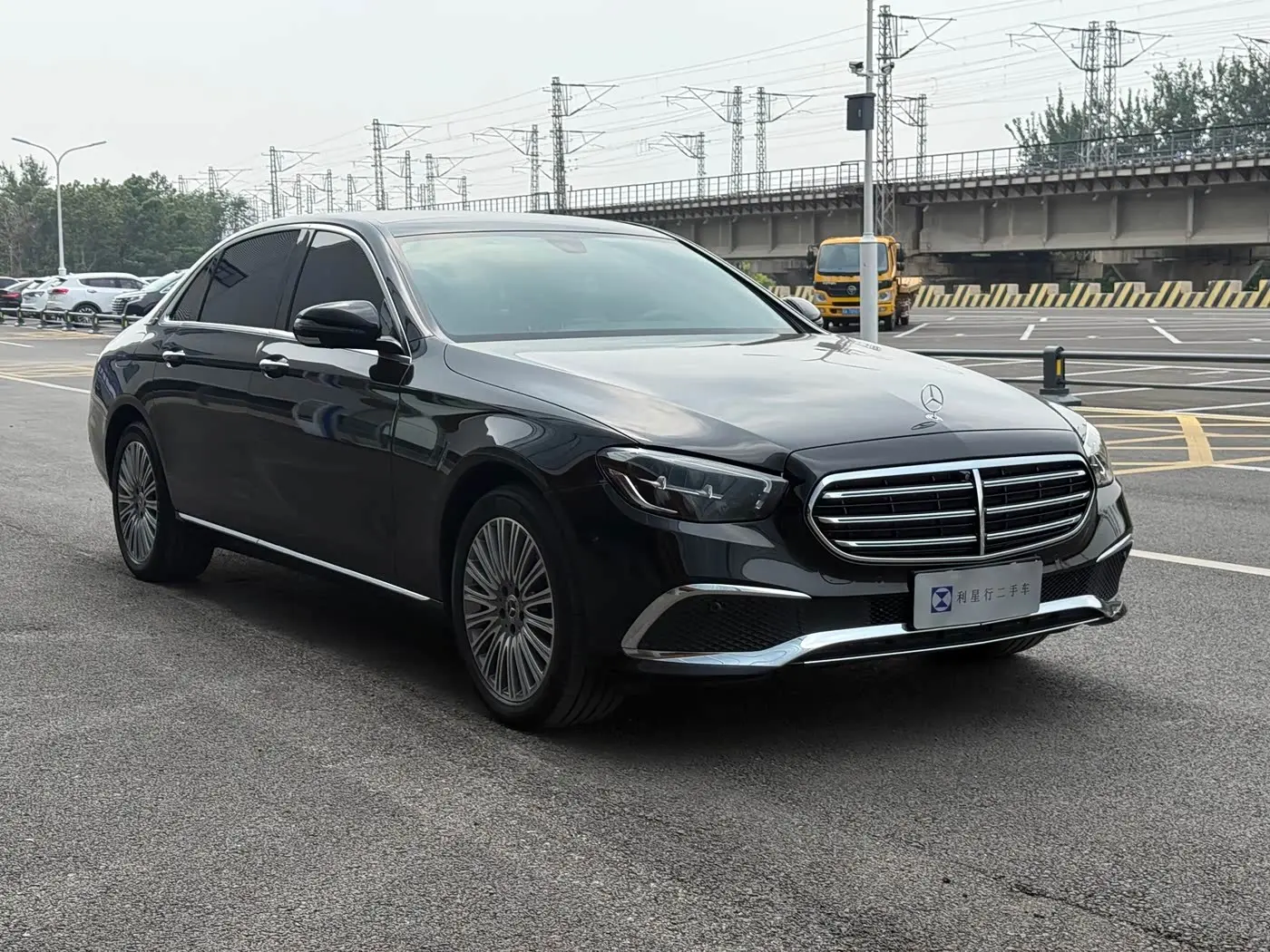 Mercedes-Benz E-Class 2022 — Photo 2/11
