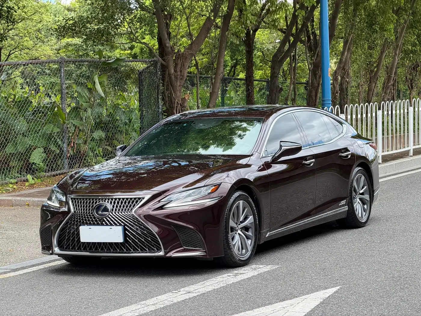 Lexus LS 2019 — Şəkil 1/19