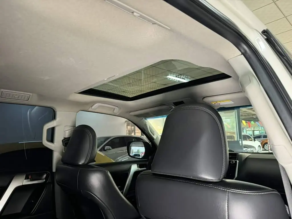 Toyota Prado 2020 — Photo 16/20