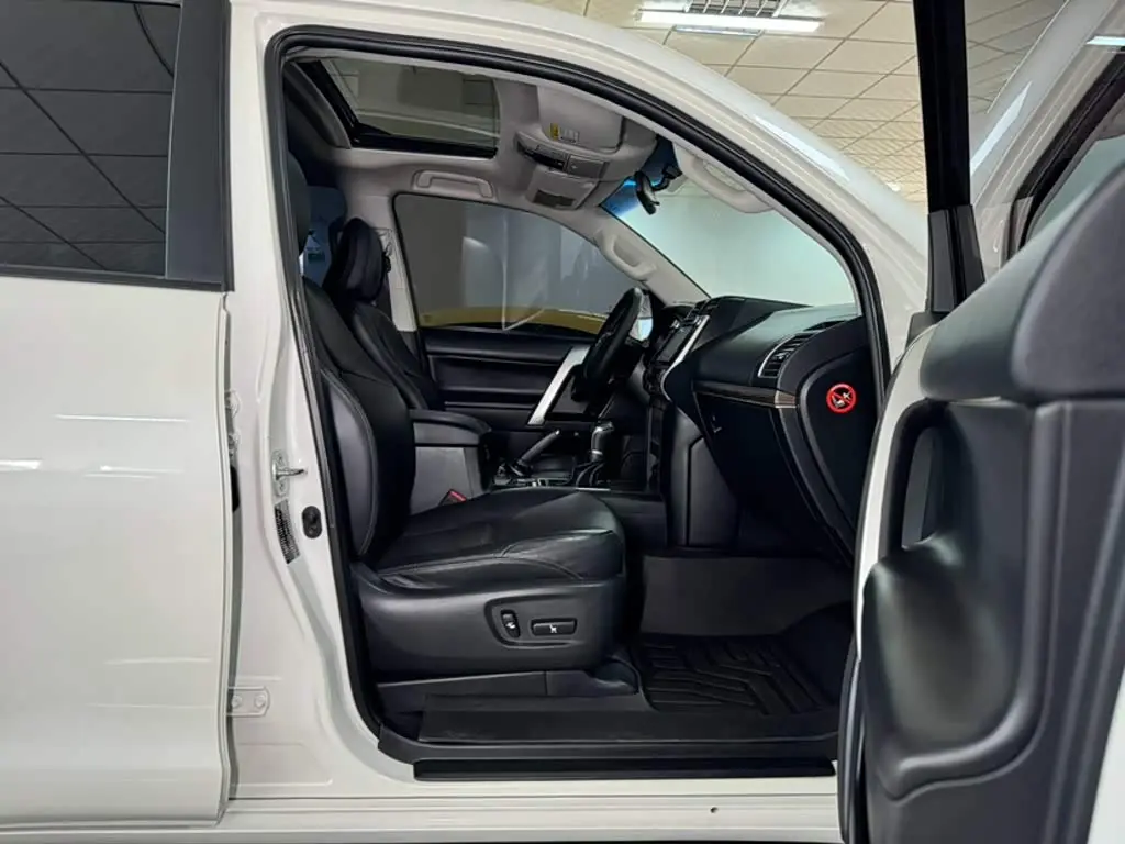 Toyota Prado 2020 — Photo 5/20