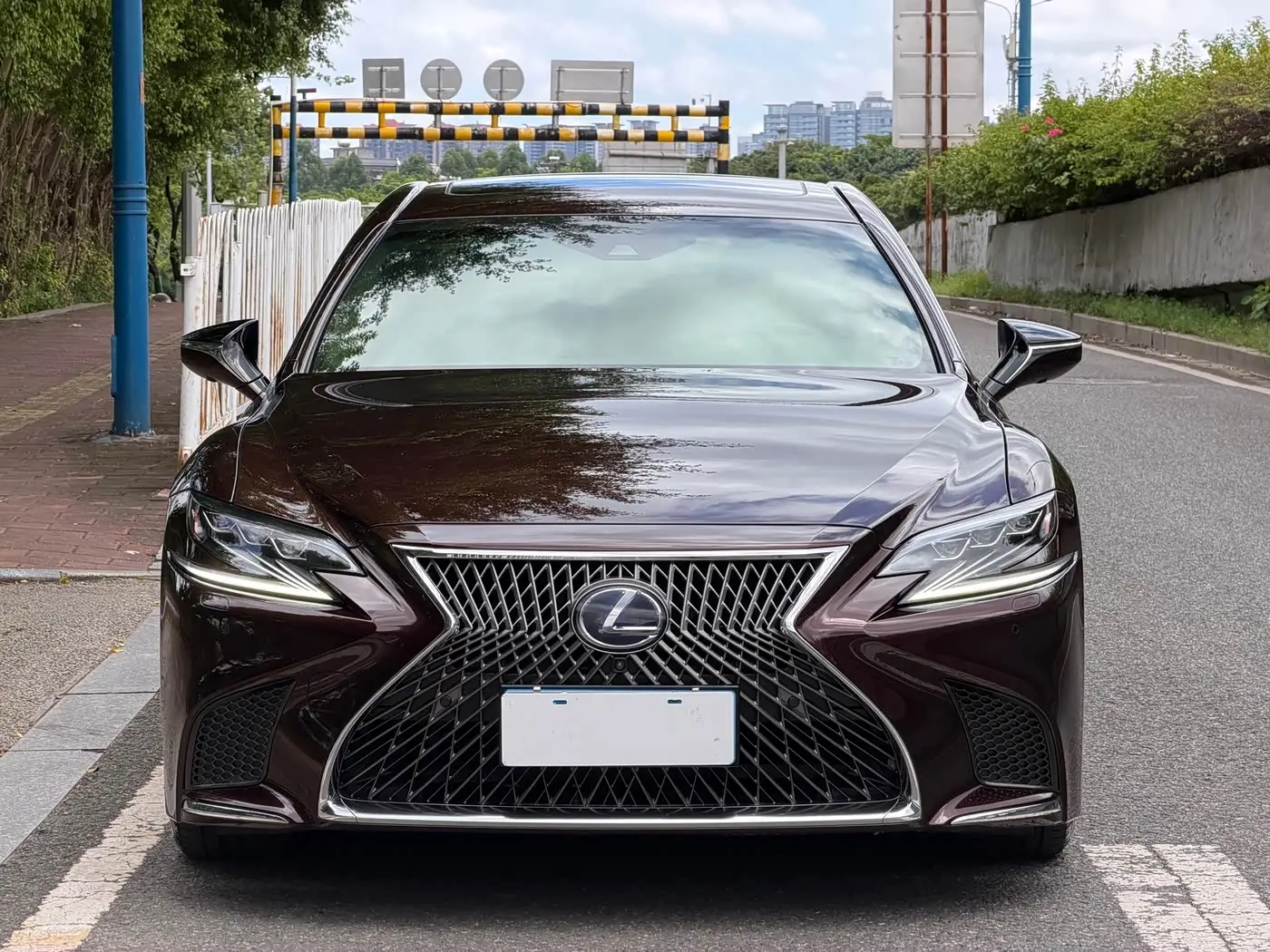 Lexus LS 2019 — Şəkil 2/19