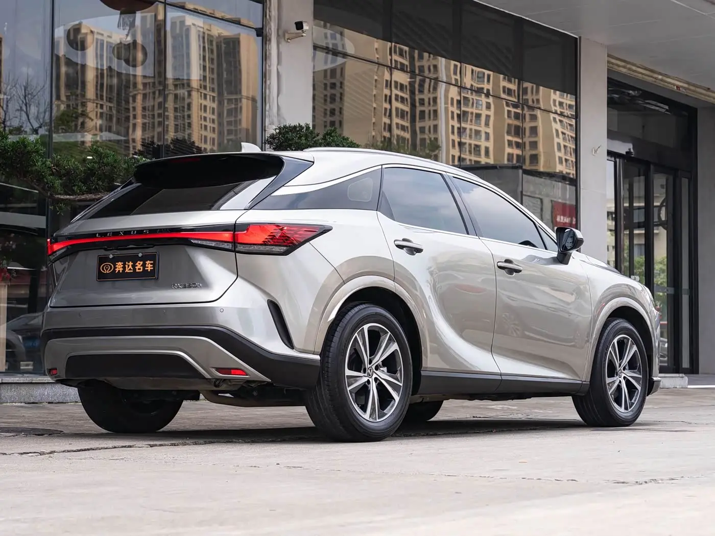 Lexus RX 2025 — Photo 3/20