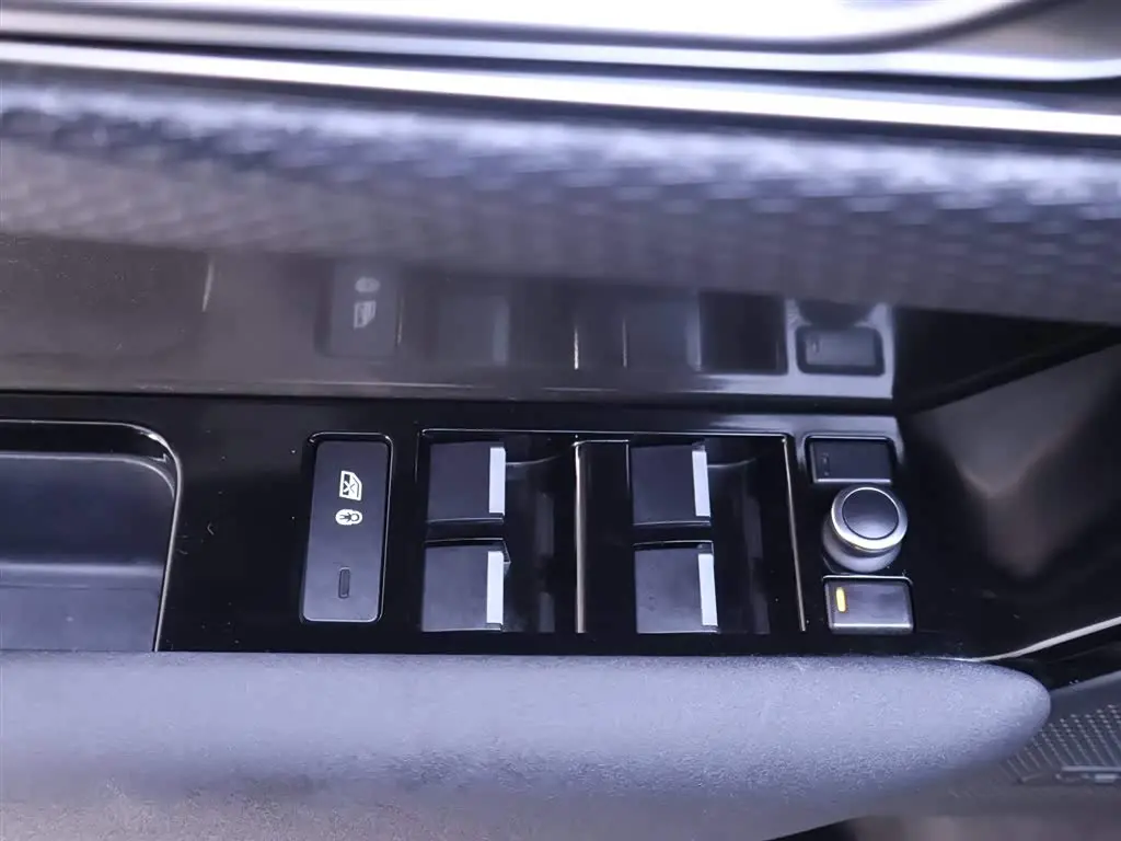 Land Rover Range Rover Velar 2019 — Photo 17/20
