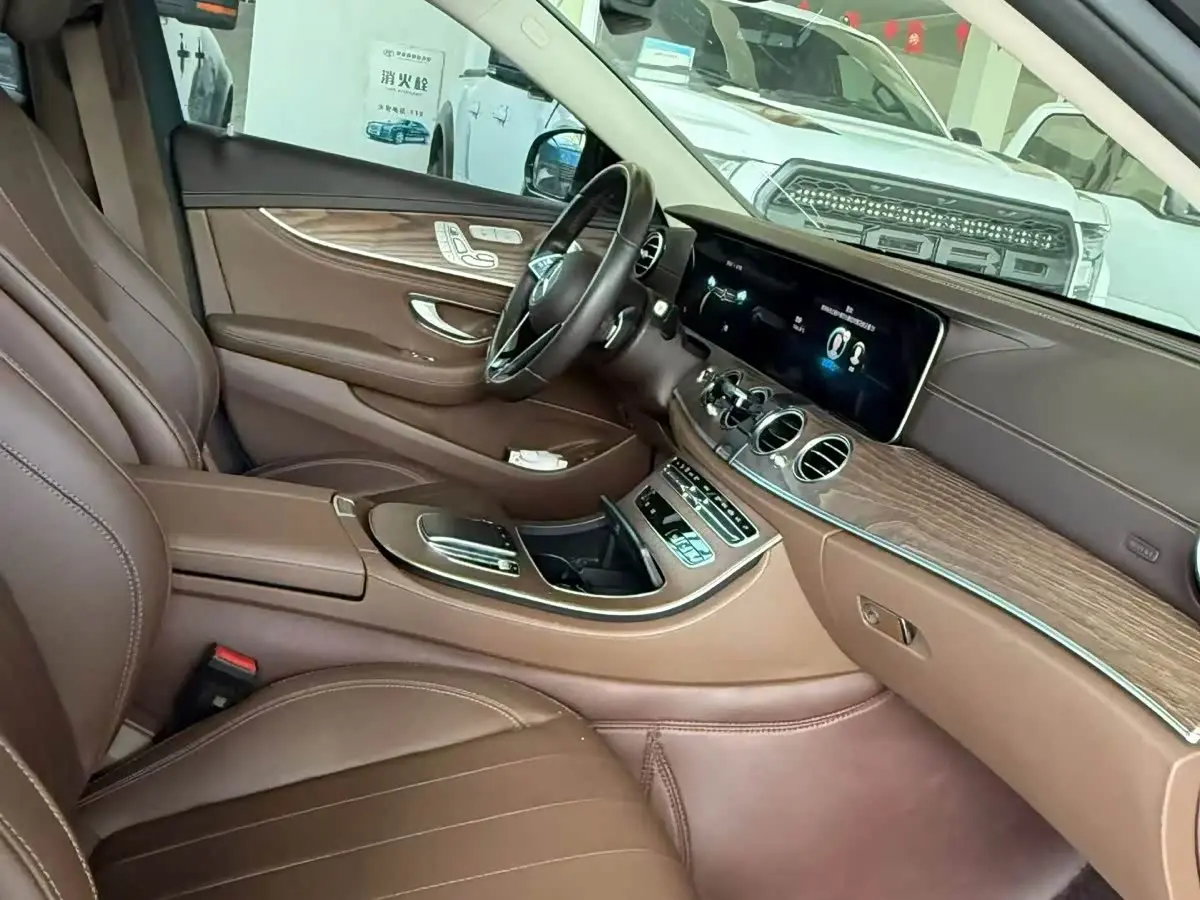 Mercedes-Benz E-Class 2023 — Şəkil 9/9