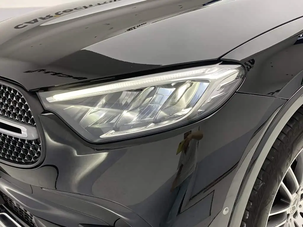 Mercedes-Benz GLC 2023 — Photo 9/20
