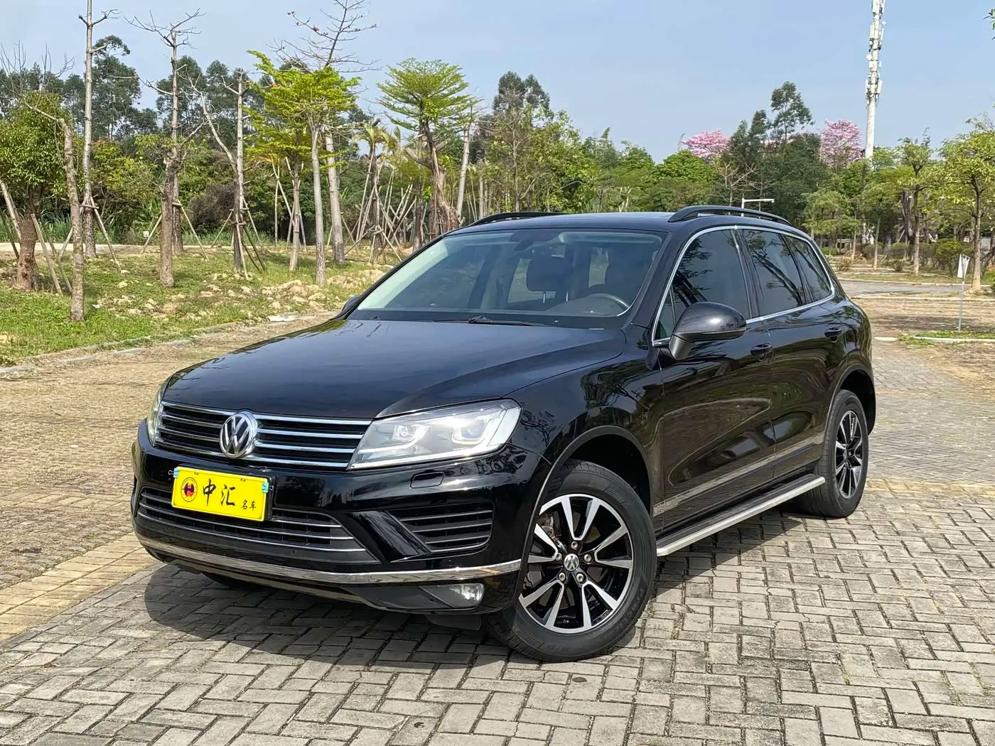 Volkswagen Touareg 2017 — Photo 1/18