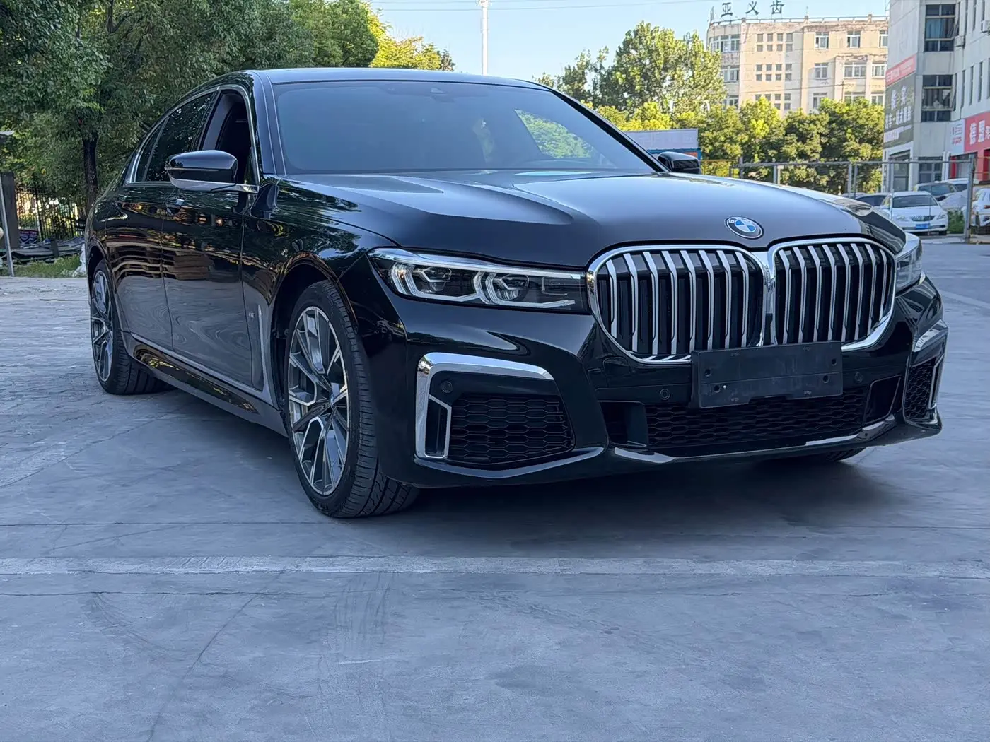 BMW 7 Series 2019 — Photo 3/16