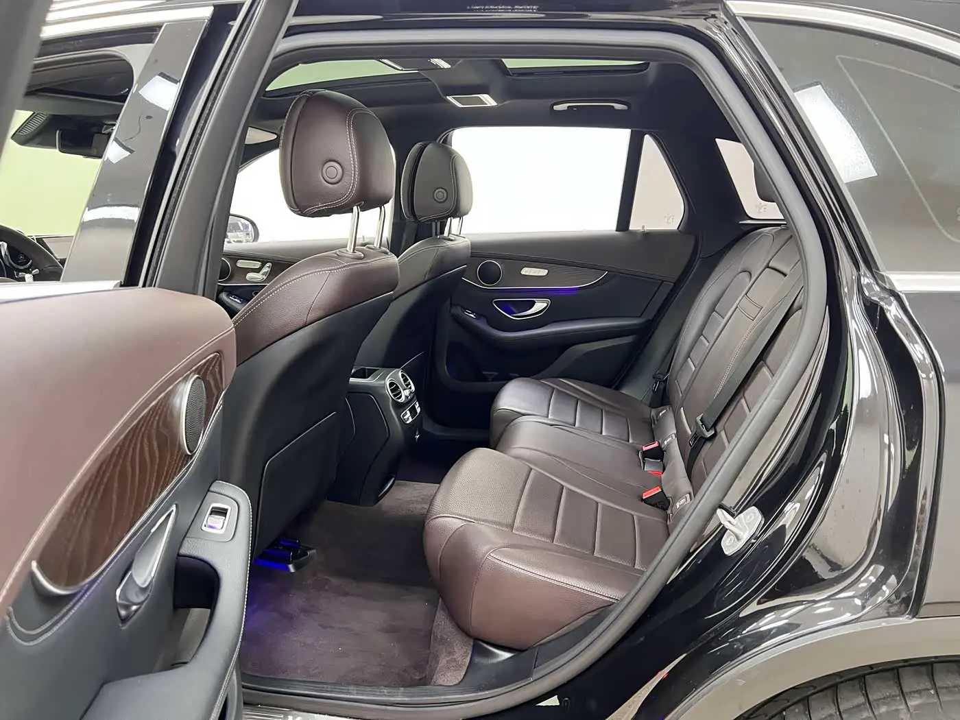 Mercedes-Benz GLC 2020 — Photo 8/20