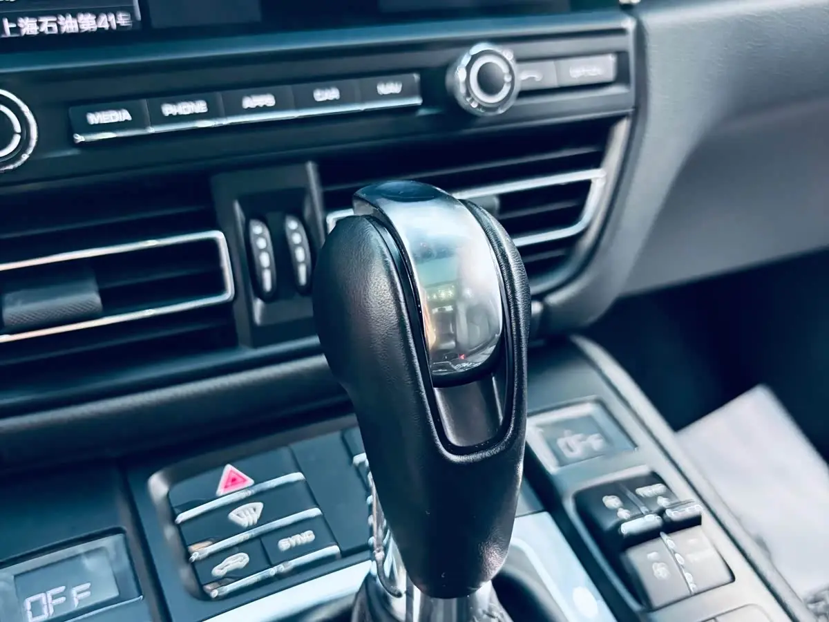 Porsche Macan 2019 — Photo 9/12
