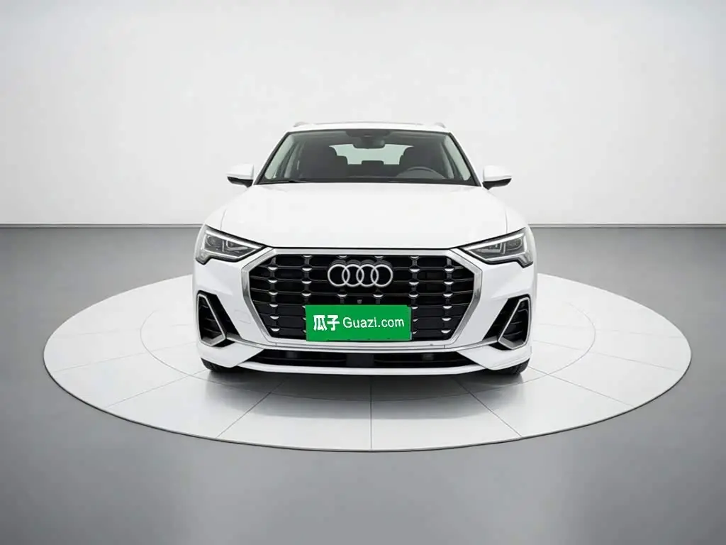 Audi Q3 2020 — Фото 2/20