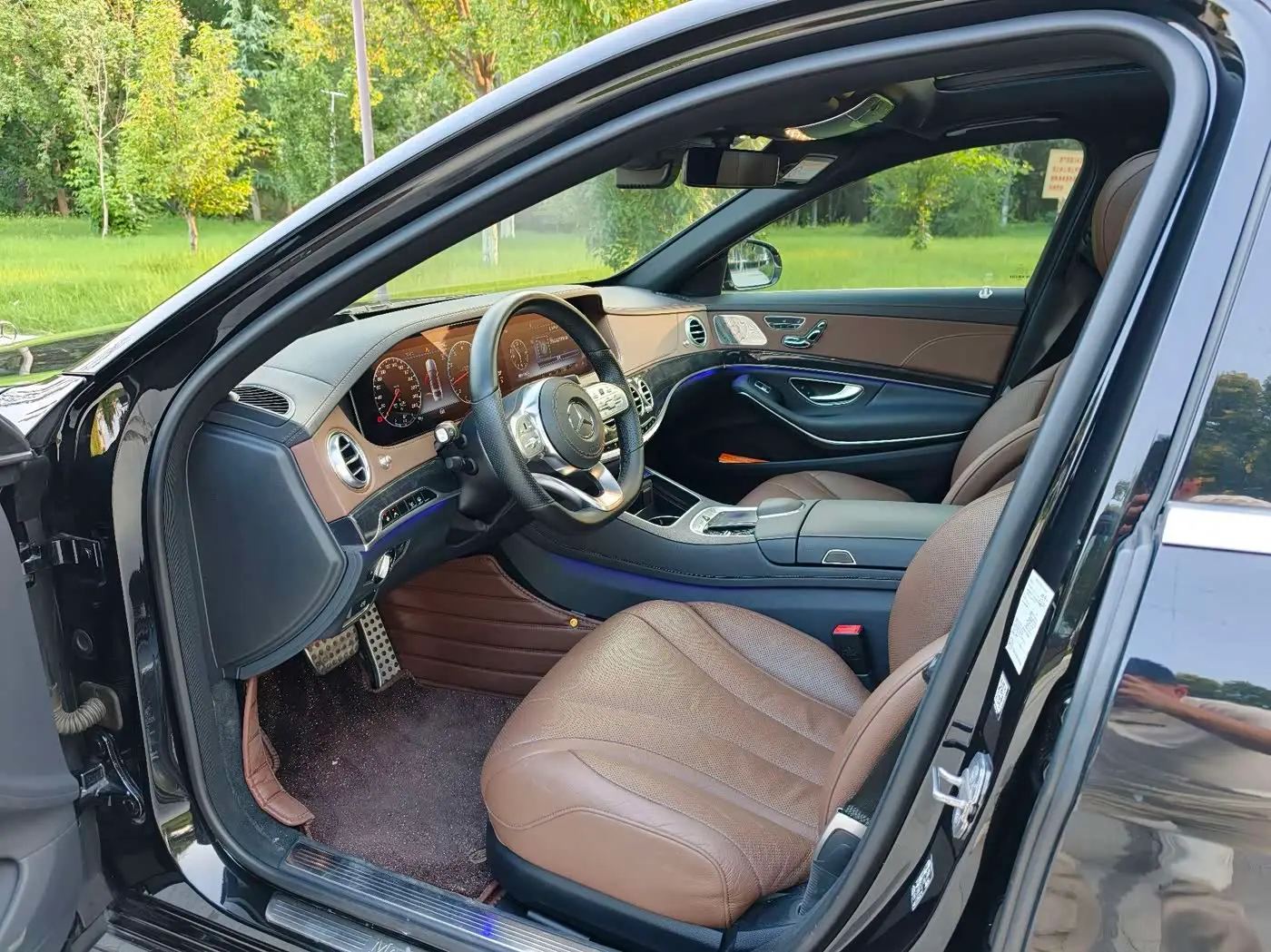 Mercedes-Benz S-Class 2019 — Photo 9/20