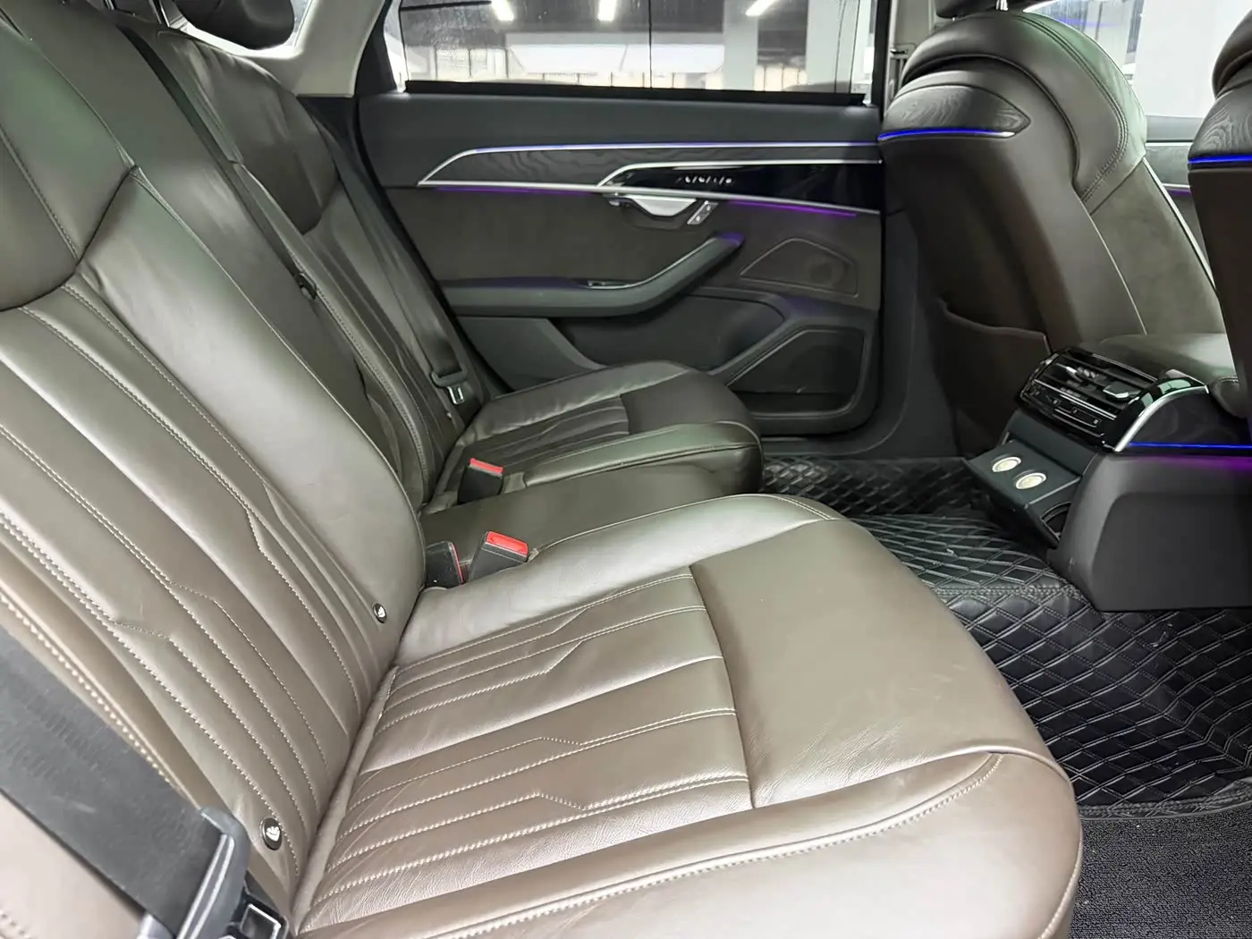 Audi A8 2020 — Photo 10/15