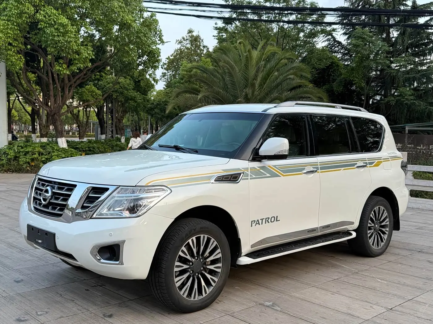 Nissan Patrol 2017 — Фото 1/10