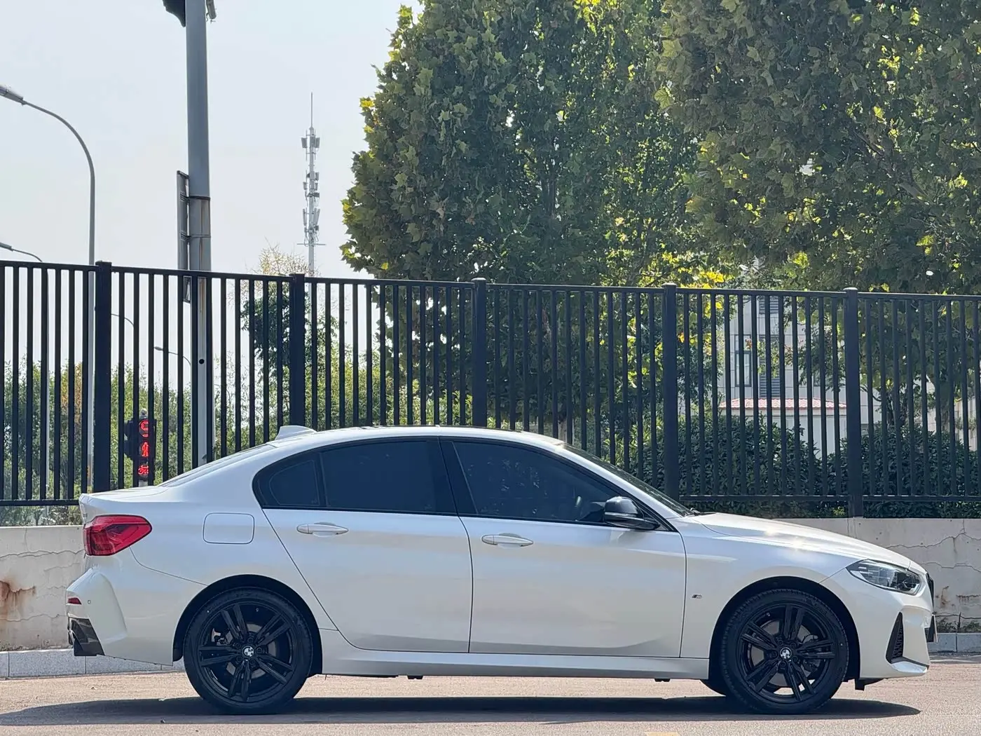 BMW 1 Series 2022 — Фото 9/20