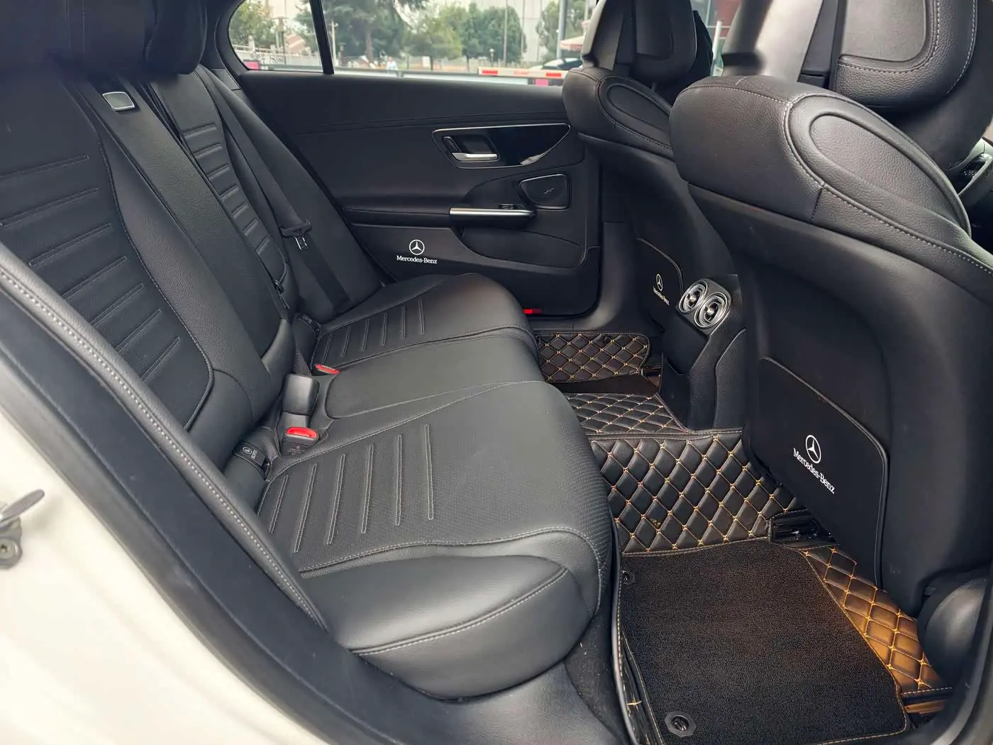Mercedes-Benz C-Class 2023 — Фото 17/20