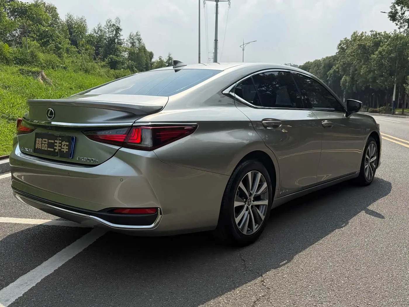 Lexus ES 2020 — Фото 6/20