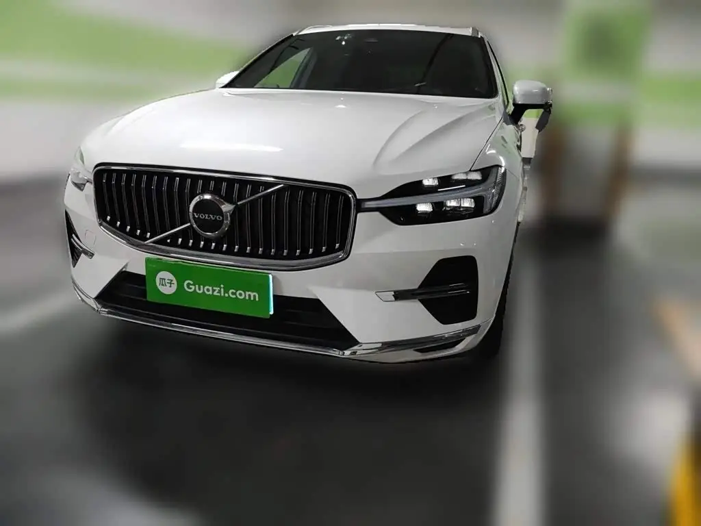 Volvo XC60 2021 — Фото 1/19