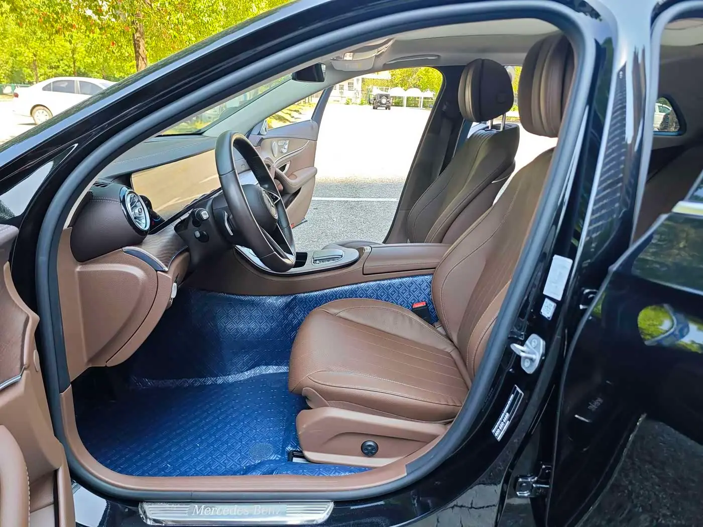 Mercedes-Benz E-Class 2021 — Photo 4/20