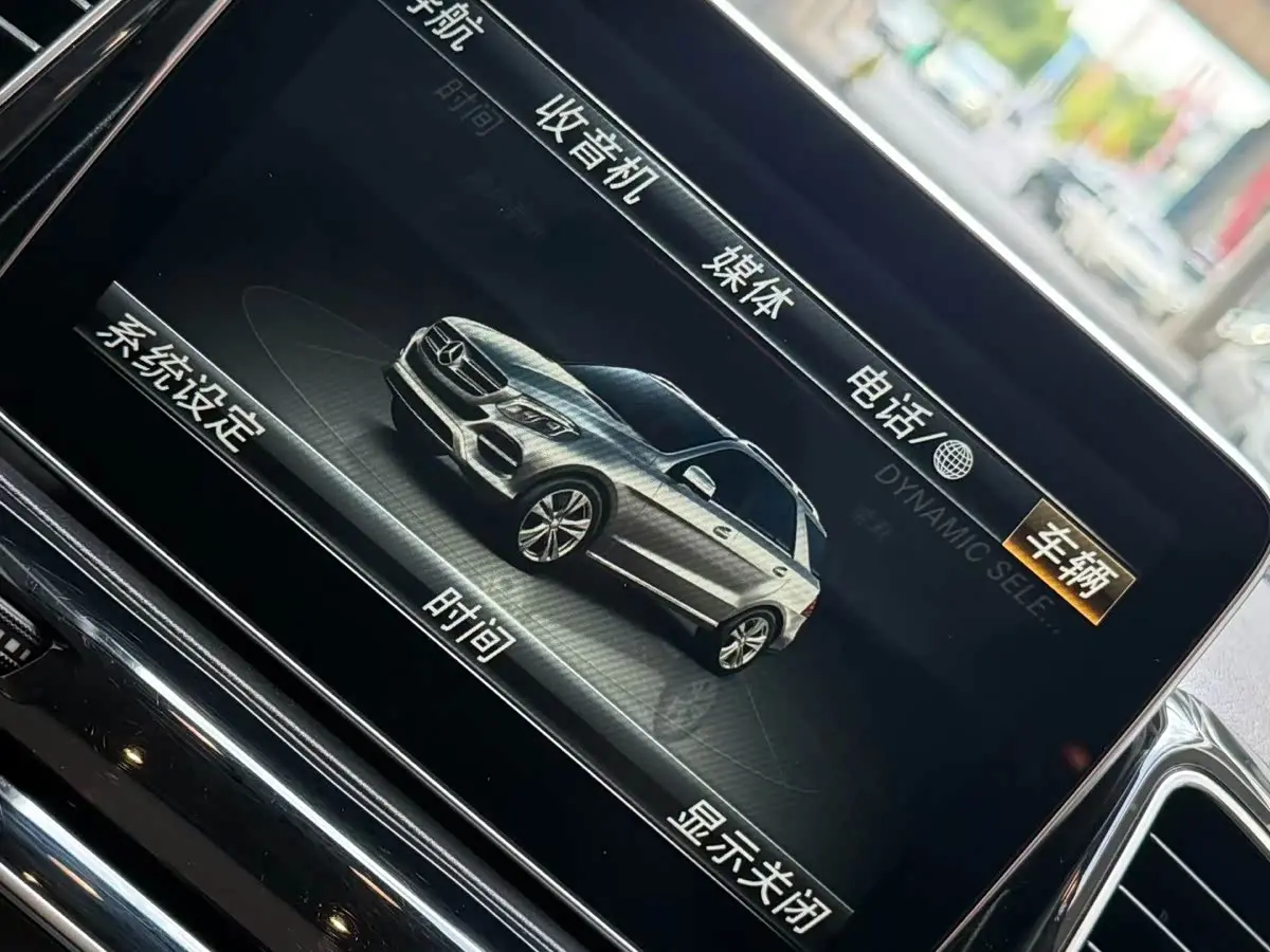 Mercedes-Benz GLE 2016 — Фото 4/9