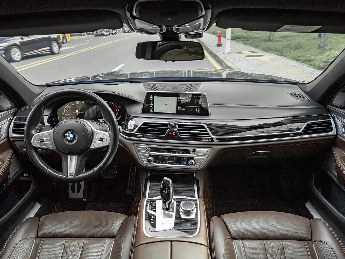 BMW 7 Series 2020 — Photo 8/19