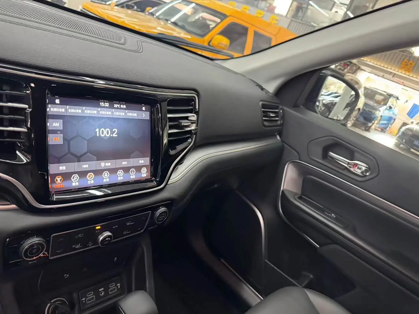 Jeep Grand Commander 2021 — Фото 16/17