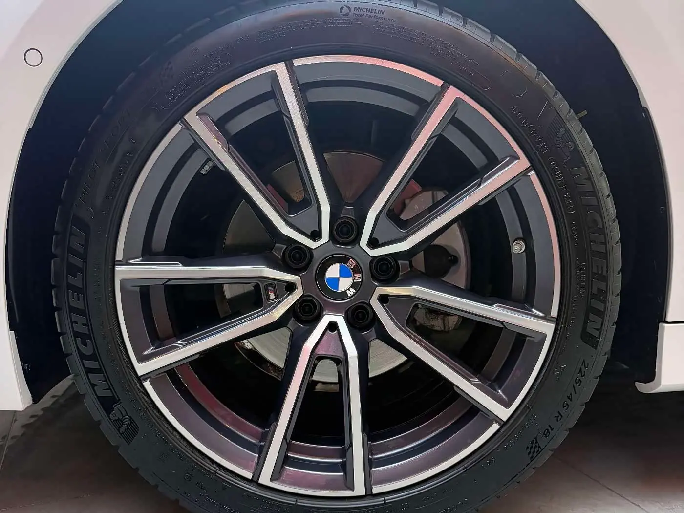 BMW 3 Series 2025 — Фото 12/18