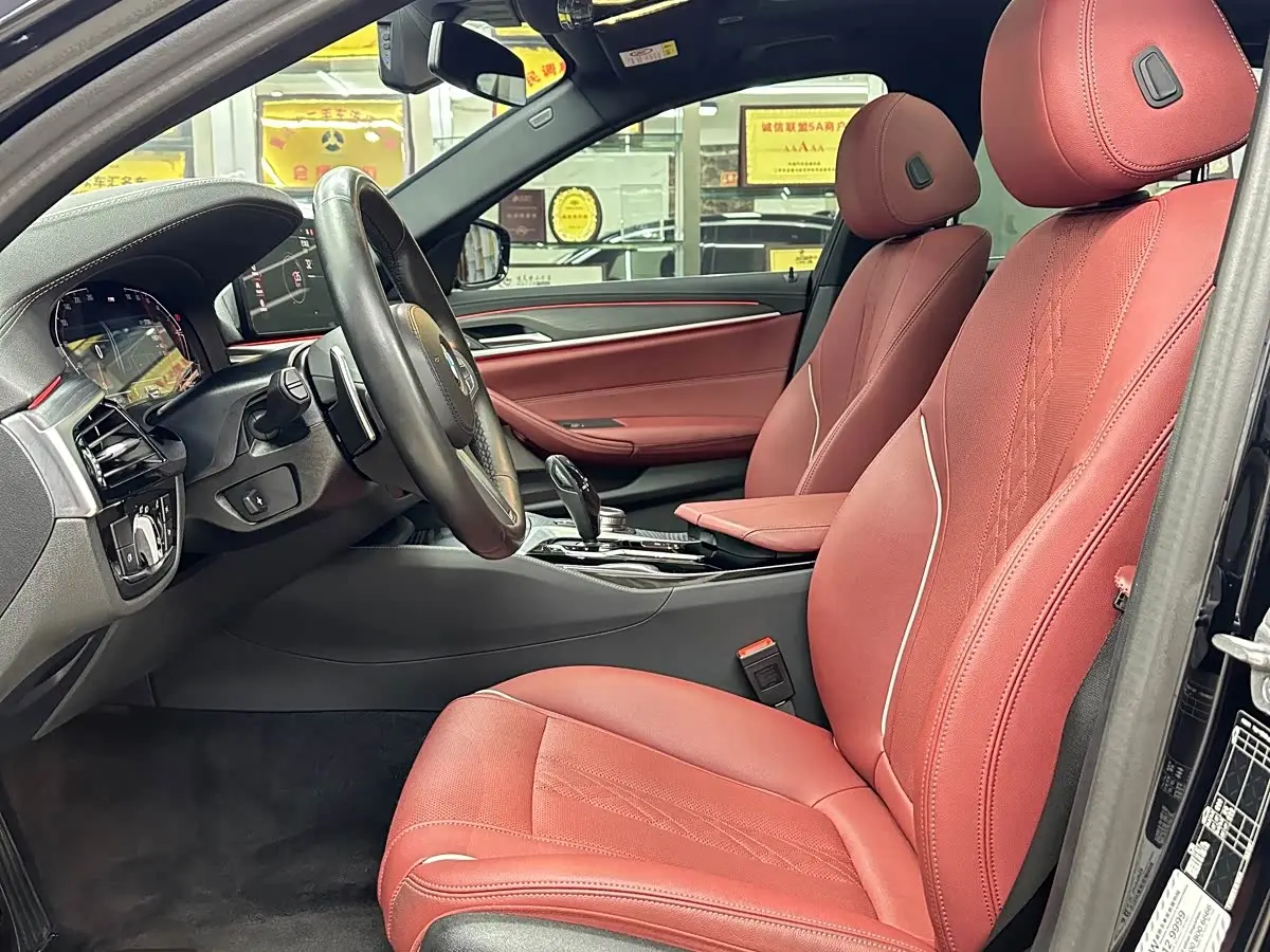 BMW 5 Series 2024 — Photo 7/20