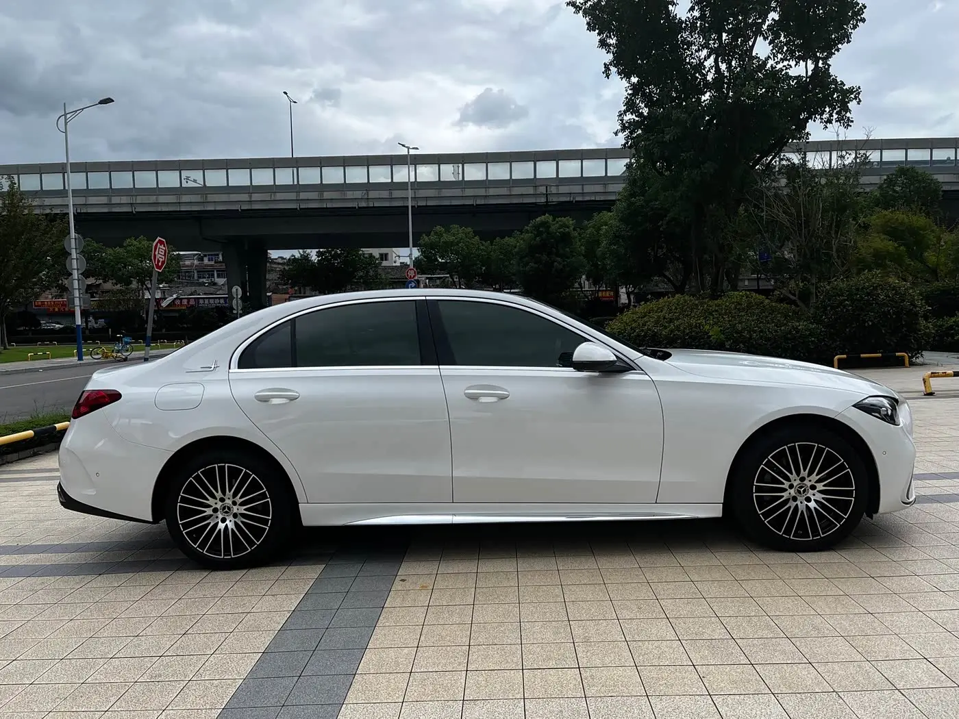 Mercedes-Benz C-Class 2025 — ფოტო 19/19