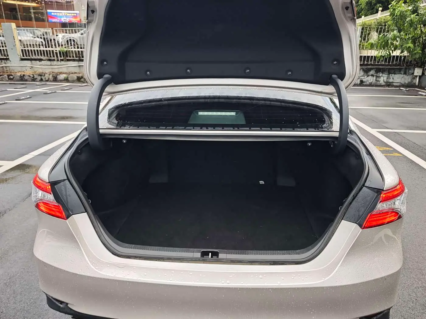 Toyota Camry 2021 — Şəkil 18/18