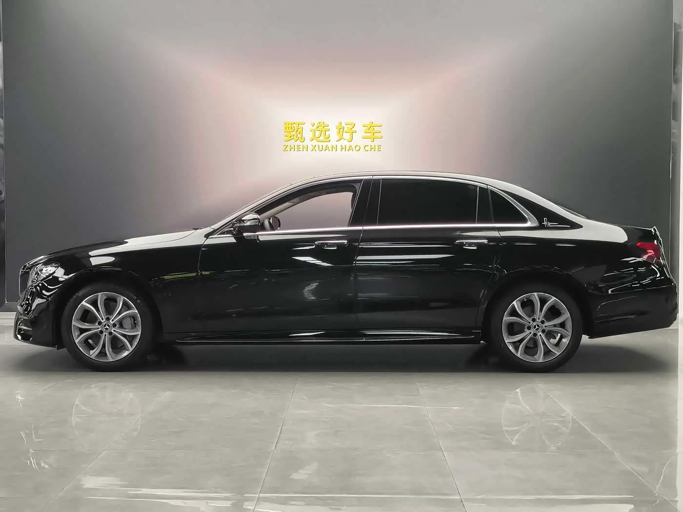 Mercedes-Benz E-Class 2020 — Photo 11/13