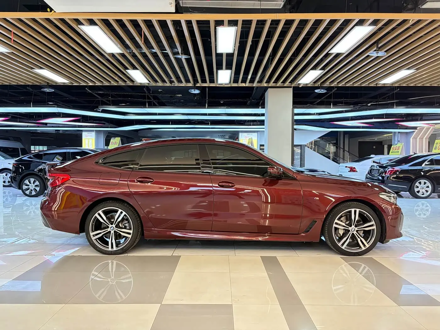 BMW 6 Series GT 2021 — Photo 6/20