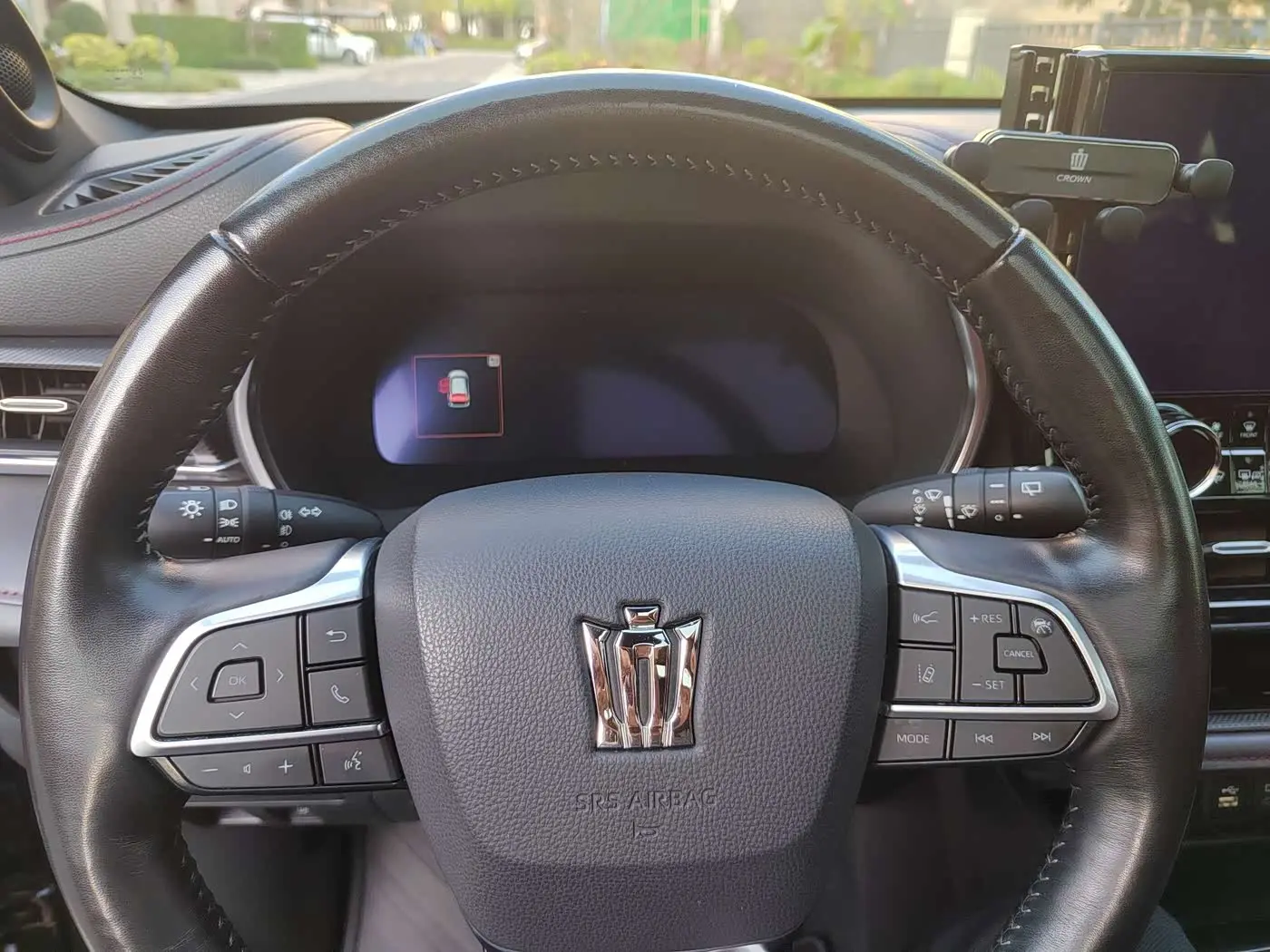 Toyota Crown Kluger 2022 — Photo 17/18