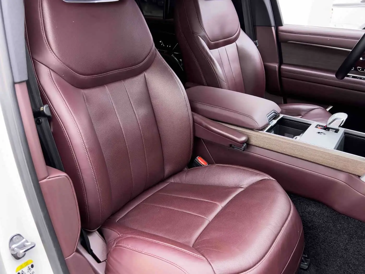 Land Rover Range Rover 2024 — Фото 11/20