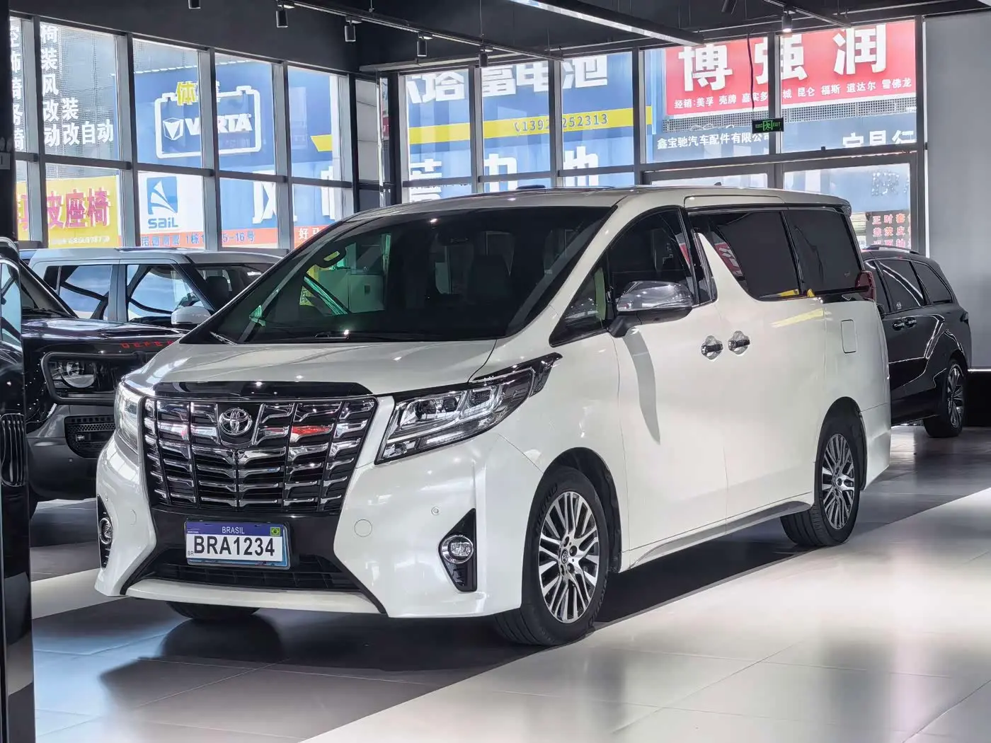Toyota Alphard 2018 — Şəkil 1/10