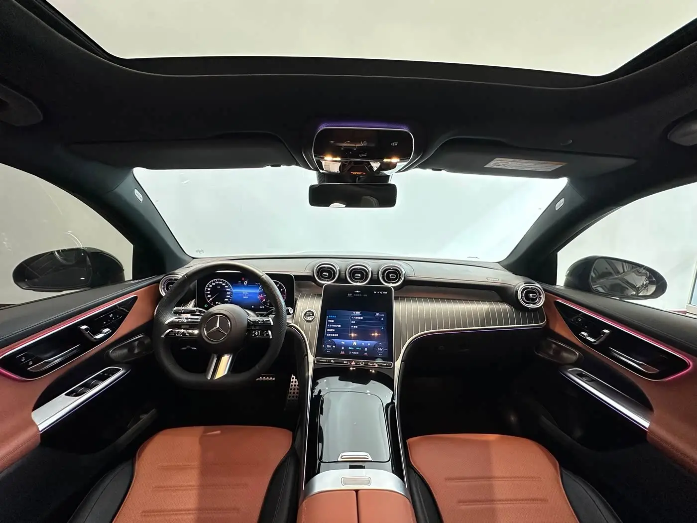 Mercedes-Benz GLC Coupe 2024 — Photo 11/20
