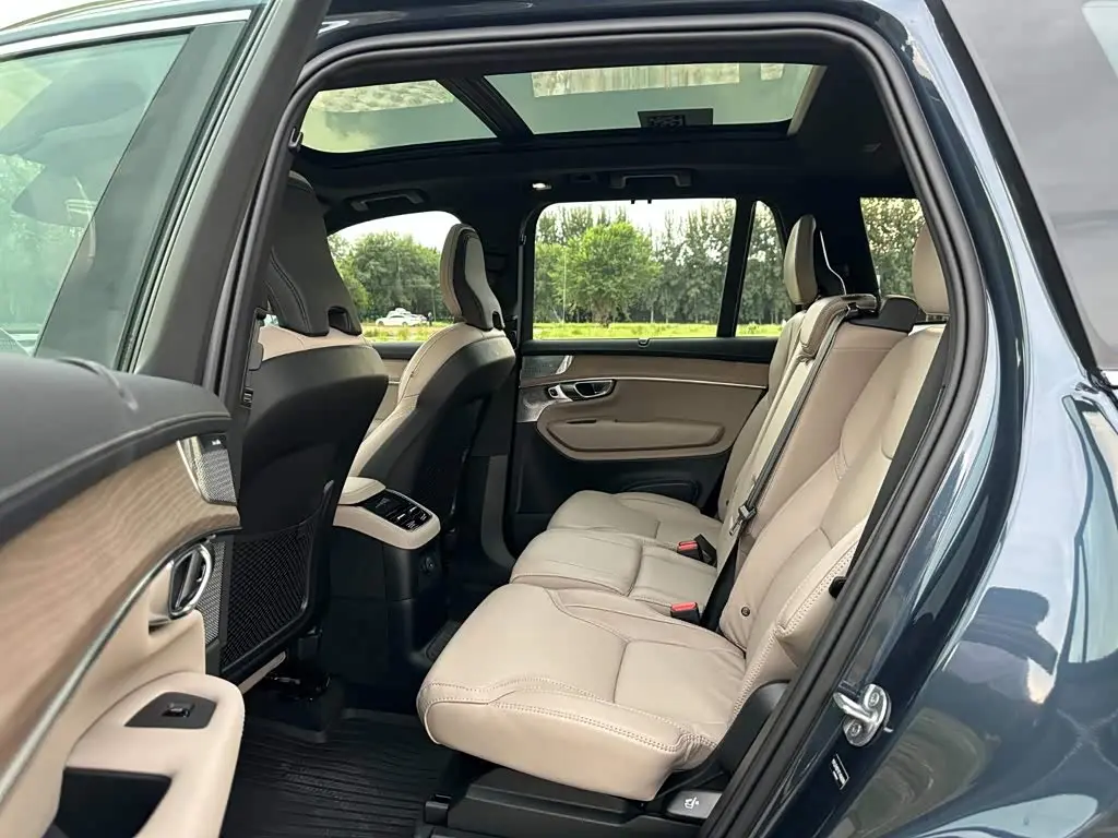 Volvo XC90 Plug-in Hybrid 2026 — Photo 10/20