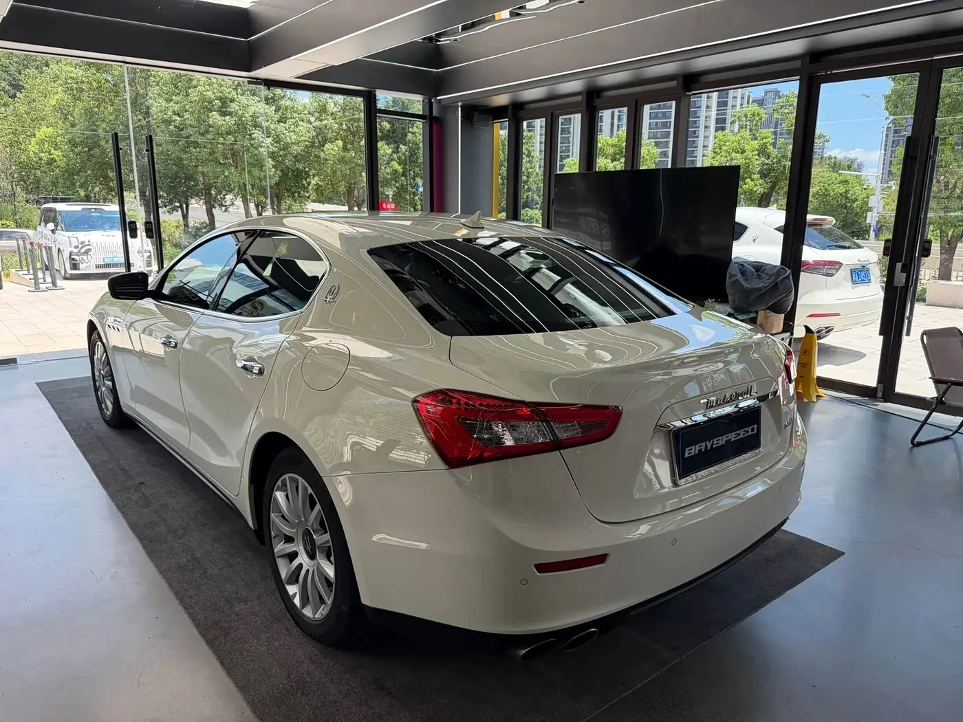 Maserati Ghibli 2017 — Şəkil 14/19