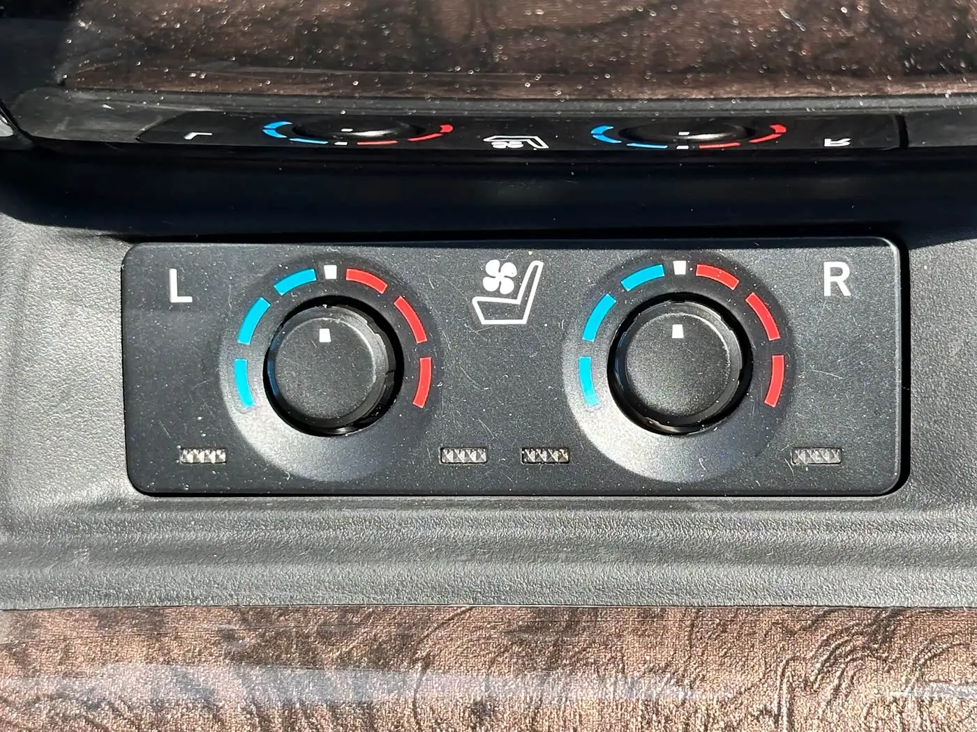 Toyota Vellfire 2021 — Photo 18/20