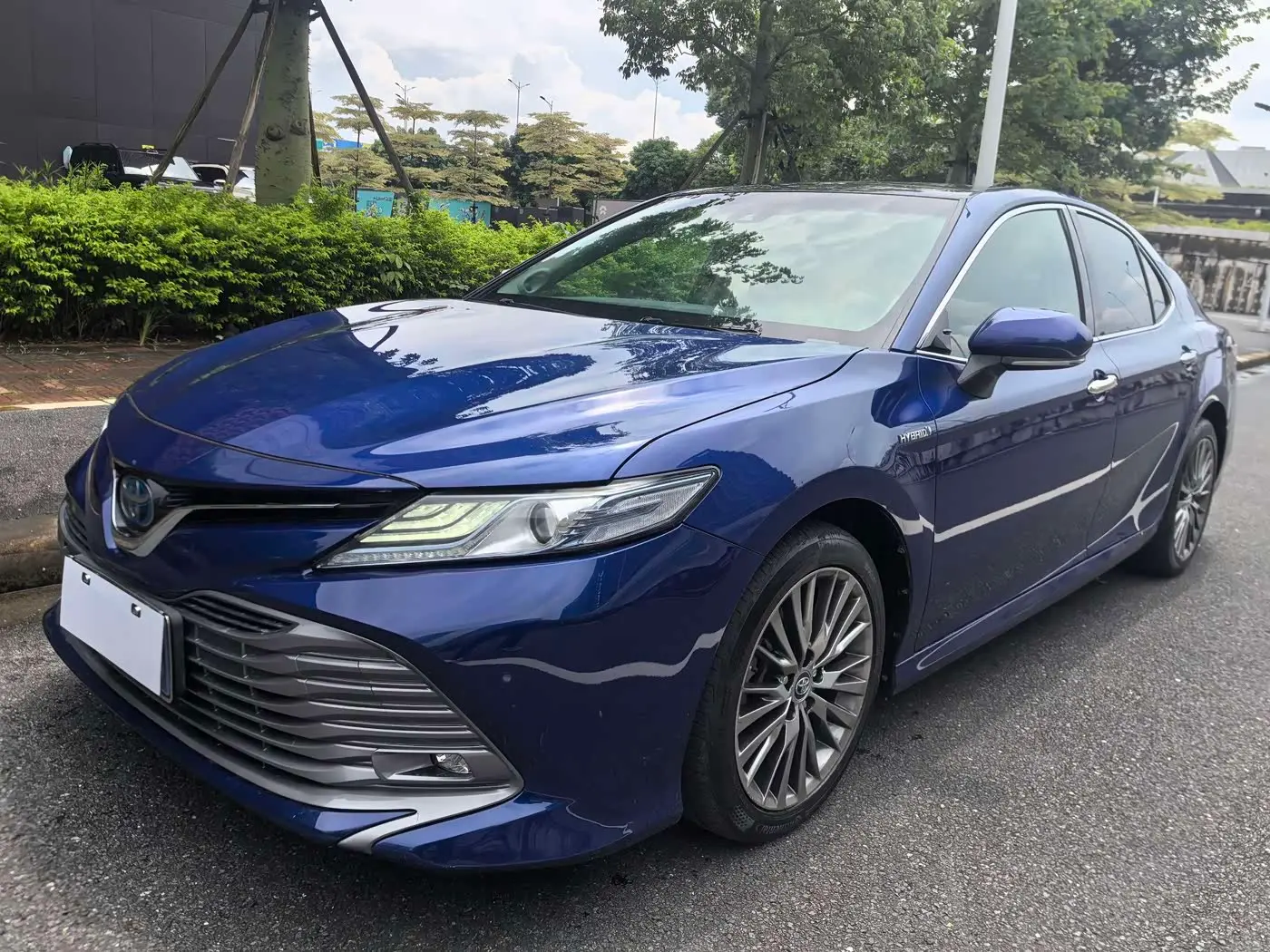 Toyota Camry 2018 — Фото 1/20